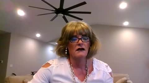 Snapshot of dianeheels chatting on March 2026 02:45:02 PM dianeheels online show from March 2026 02:45:02 PM