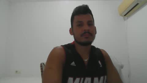 diangohetero21cm online show from October 2025 08:20:01 PM