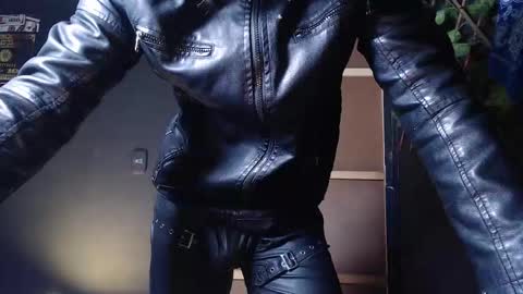 DICAPRIO online show from November 2025 01:05:02 AM