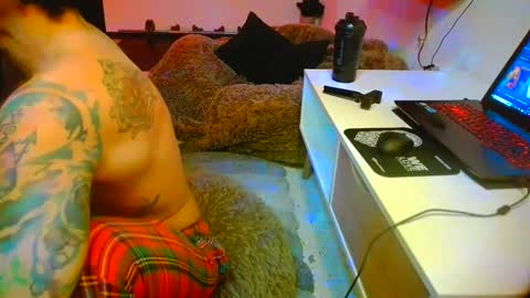 Snapshot of dickdamian_ chatting on December 2024 06:09:01 PM Damin online show from December 2024 06:09:01 PM