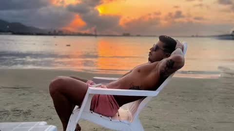 Snapshot of dickdamian_ chatting on December 2024 08:23:02 AM Damin online show from December 2024 08:23:02 AM