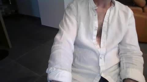 dickens1976 online show from May 2026 02:46:01 PM