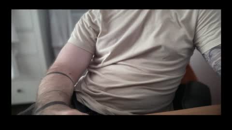 Snapshot of dicky_cage chatting on June 2026 11:42:01 AM dicky cage online show from June 2026 11:42:01 AM