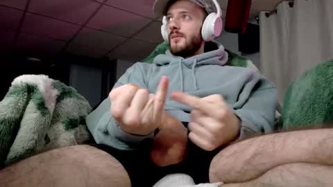 Snapshot of digbicknik chatting on October 2025 03:36:01 AM digbicknik online show from October 2025 03:36:01 AM