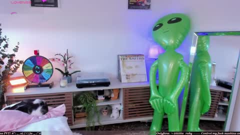 Estef  Ger     online show from April 2026 07:48:01 PM