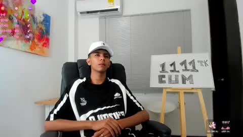 dikey_18 online show from February 2025 05:28:02 AM