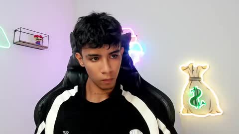 dikey_18 online show from March 2025 05:49:02 AM