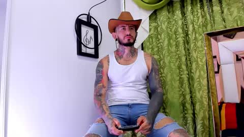 dilan_scootk_ online show from November 2025 11:27:01 AM