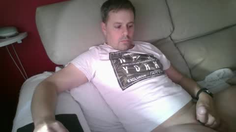 Snapshot of dili999 chatting on October 2025 05:32:02 PM dili999 online show from October 2025 05:32:02 PM