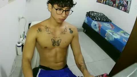 Snapshot of dillom420 chatting on December 2025 08:04:02 PM dillom420 online show from December 2025 08:04:02 PM