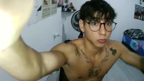 Snapshot of dillom420 chatting on December 2025 07:23:02 PM dillom420 online show from December 2025 07:23:02 PM