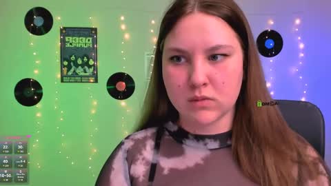 Snapshot of dina_bloom chatting on May 2026 07:19:01 PM dina_bloom online show from May 2026 07:19:01 PM