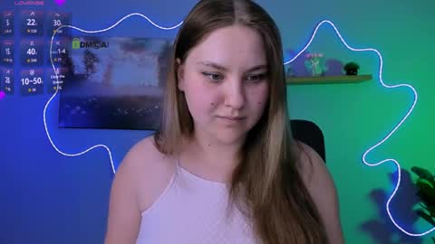 Snapshot of dina_bloom chatting on May 2026 07:18:02 PM dina_bloom online show from May 2026 07:18:02 PM