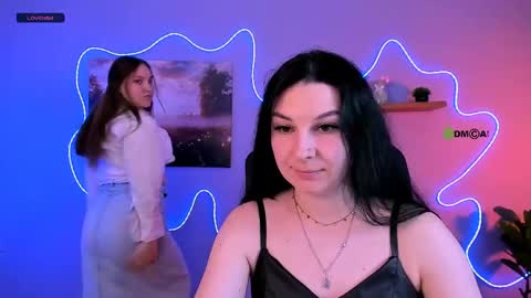 Snapshot of dina_bloom chatting on May 2026 07:19:01 PM dina_bloom online show from May 2026 07:19:01 PM