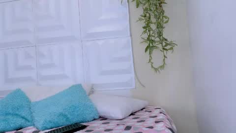 Snapshot of dina_mcry chatting on April 2026 03:54:02 PM DINA online show from April 2026 03:54:02 PM