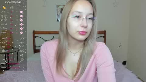 Snapshot of dina_sunshine chatting on October 2025 02:32:01 AM Dina online show from October 2025 02:32:01 AM