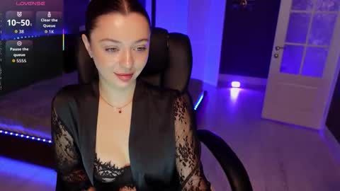 Snapshot of dinacandy chatting on November 2025 09:09:01 AM dinacandy online show from November 2025 09:09:01 AM