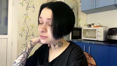 Cate online show from October 2025 08:20:01 PM