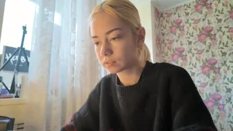 dinorahmroczkowski online show from October 2025 08:11:02 AM
