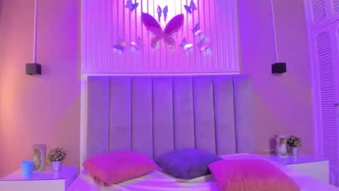 Cristal  online show from November 2025 03:49:02 AM