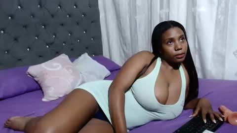 diosadeebano96 online show from November 2025 09:03:02 PM