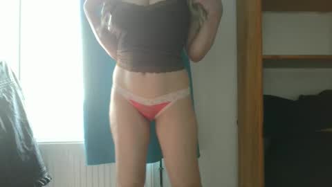 Snapshot of dirrty_girl_ chatting on September 2025 10:39:02 AM Shelly online show from September 2025 10:39:02 AM