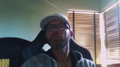 dirtrider15 online show from February 2026 06:33:02 PM