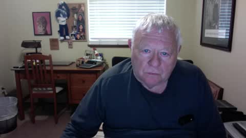 dirtrider195080438 online show from April 2026 10:11:01 PM