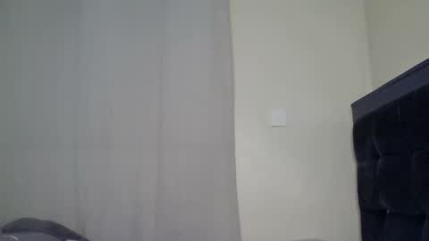 Snapshot of dirtybugg chatting on May 2026 09:27:01 AM dirtybugg online show from May 2026 09:27:01 AM