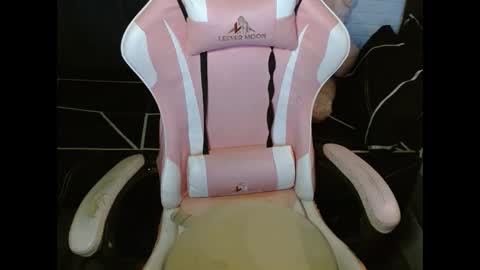 Snapshot of dirtylexa31 chatting on December 2025 05:07:02 PM LEXA online show from December 2025 05:07:02 PM