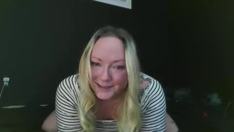 Snapshot of dirtylittlejess chatting on November 2025 05:39:02 AM dirtylittlejess online show from November 2025 05:39:02 AM