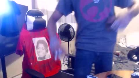 Snapshot of disr3sp3ctfully_dipp3d chatting on November 2025 09:36:01 PM Your Best Worst Nightmare online show from November 2025 09:36:01 PM