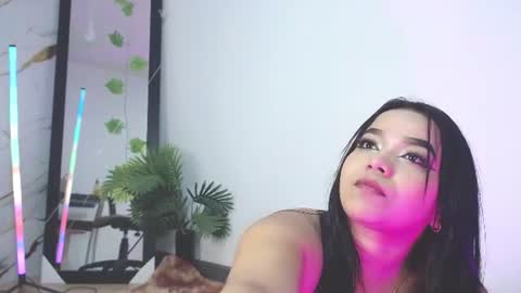 disyamil_pineda online show from June 2026 02:56:01 AM