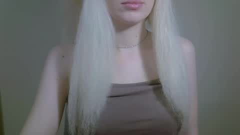 Snapshot of ditamilton chatting on October 2025 08:42:01 PM DitaMilton online show from October 2025 08:42:01 PM