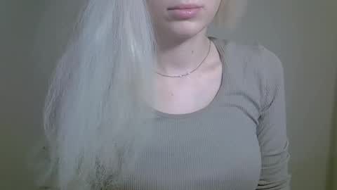 Snapshot of ditamilton chatting on November 2025 03:24:01 PM DitaMilton online show from November 2025 03:24:01 PM