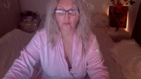 Snapshot of divineblond chatting on February 2026 05:55:01 PM Alexxa online show from February 2026 05:55:01 PM
