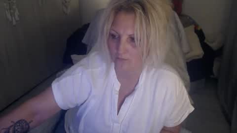Alexxa online show from April 2026 07:58:02 PM