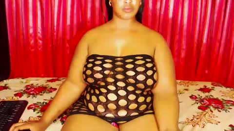 divinebooty93 online show from February 2026 06:29:02 PM