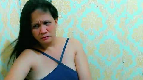 Snapshot of divinegrace10 chatting on November 2025 03:30:02 AM Divine Grace Close To Your Hear online show from November 2025 03:30:02 AM