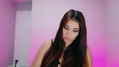 Snapshot of divinelynn chatting on October 2025 07:04:02 PM DivineLynn online show from October 2025 07:04:02 PM