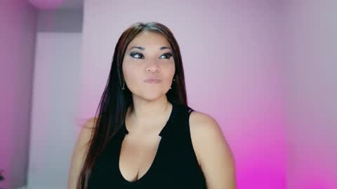 Snapshot of divinelynn chatting on October 2025 04:52:01 PM DivineLynn online show from October 2025 04:52:01 PM