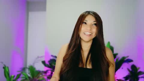 Snapshot of divinelynn chatting on November 2025 04:19:02 PM DivineLynn online show from November 2025 04:19:02 PM