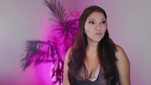 DivineLynn online show from June 2026 01:13:01 PM