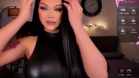 Snapshot of divinequeen chatting on November 2025 12:44:02 PM online show from November 2025 12:44:02 PM