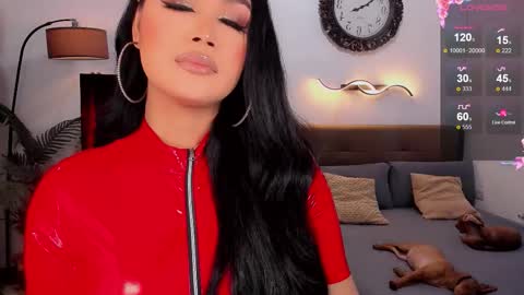 Snapshot of divinequeen chatting on November 2025 01:33:02 PM online show from November 2025 01:33:02 PM