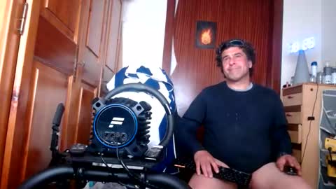 divitimido online show from April 2026 05:25:01 PM