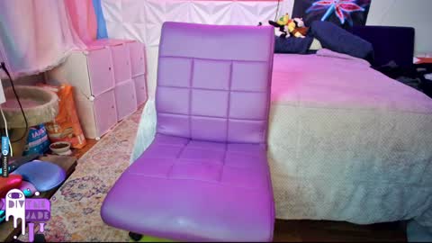 Snapshot of divynejade chatting on December 2024 05:49:02 AM Jade Divyne online show from December 2024 05:49:02 AM