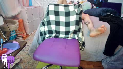 Snapshot of divynejade chatting on December 2024 09:45:01 PM Jade Divyne online show from December 2024 09:45:01 PM