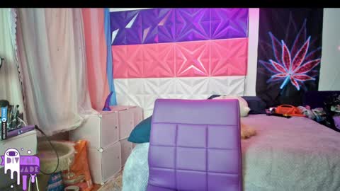 Snapshot of divynejade chatting on December 2024 07:51:02 AM Jade Divyne online show from December 2024 07:51:02 AM