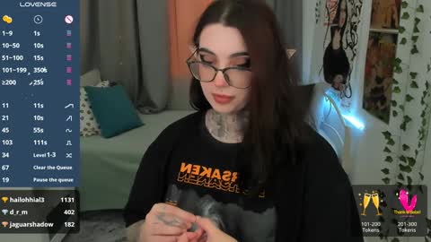 dixipixi_ online show from February 2025 11:40:02 AM